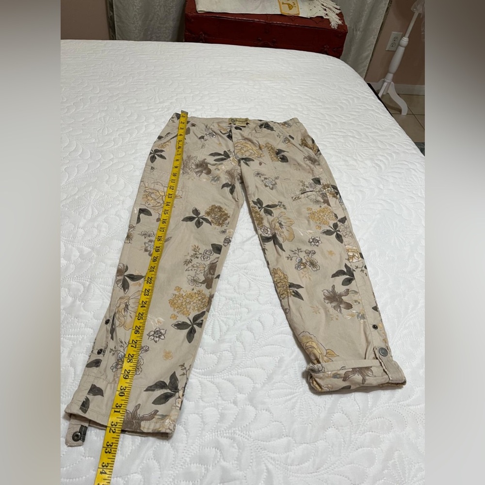 (18) Democracy Beige Floral Pants - Picture 6 of 12